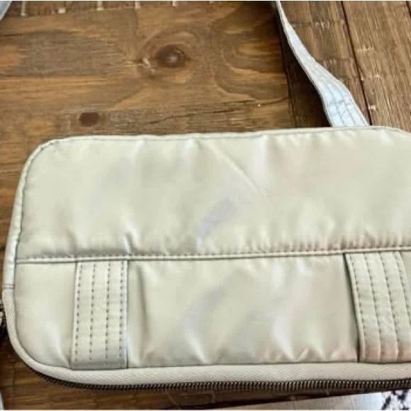 Lug Woven Pattern Crossbody Bag - Light Gray - Picture 2 of 10